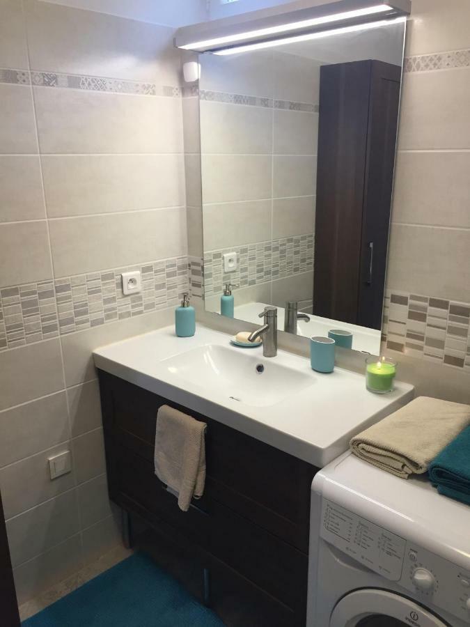 Les Meubles De Luchon - La Perle Bleue - Centre Luchon, Beau T2, 2 A 4 Personnes, Wifi Apartment Bagneres-de-Luchon Exterior photo